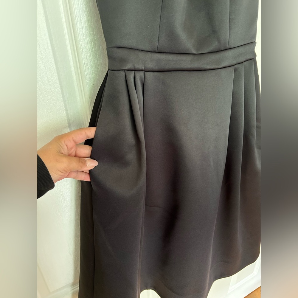Marciano | A-Line V-Neck thick satin dress with pockets - Picture 7 of 8